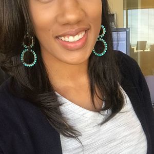 Meet your Posher, Whitnie